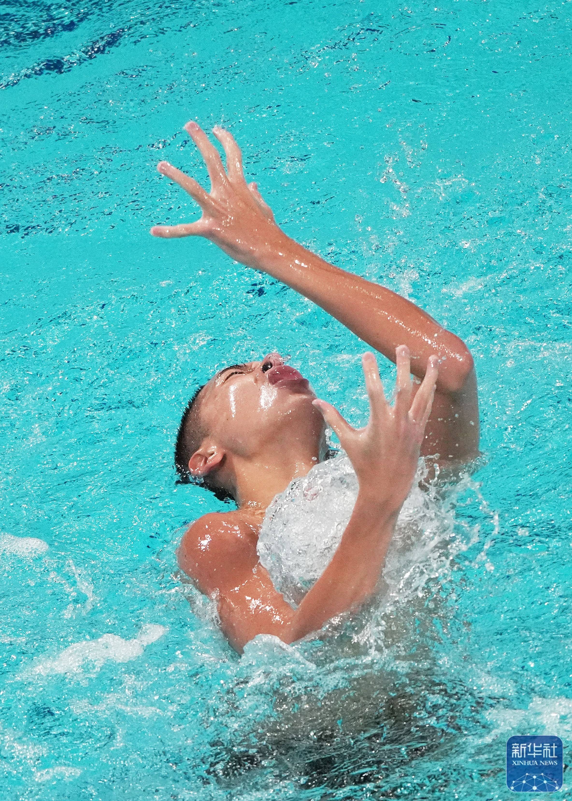 南非游泳选手在项目中获得胜利，表现亮眼